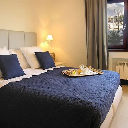 Bed & Breakfast Allakala 3*